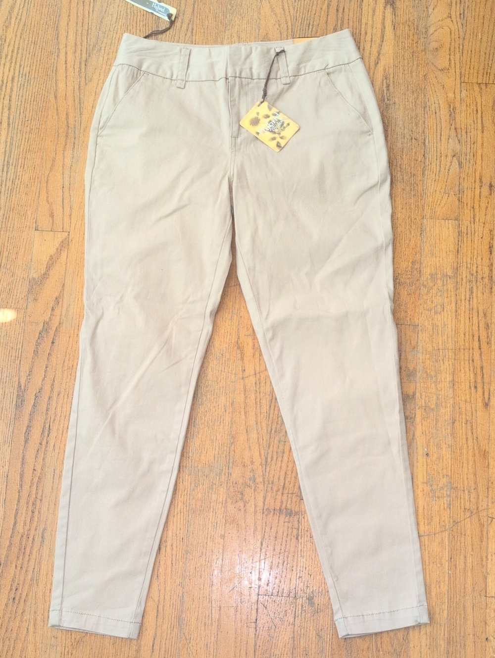 Hybrid & company Women's Slim Chinos in Light Beige